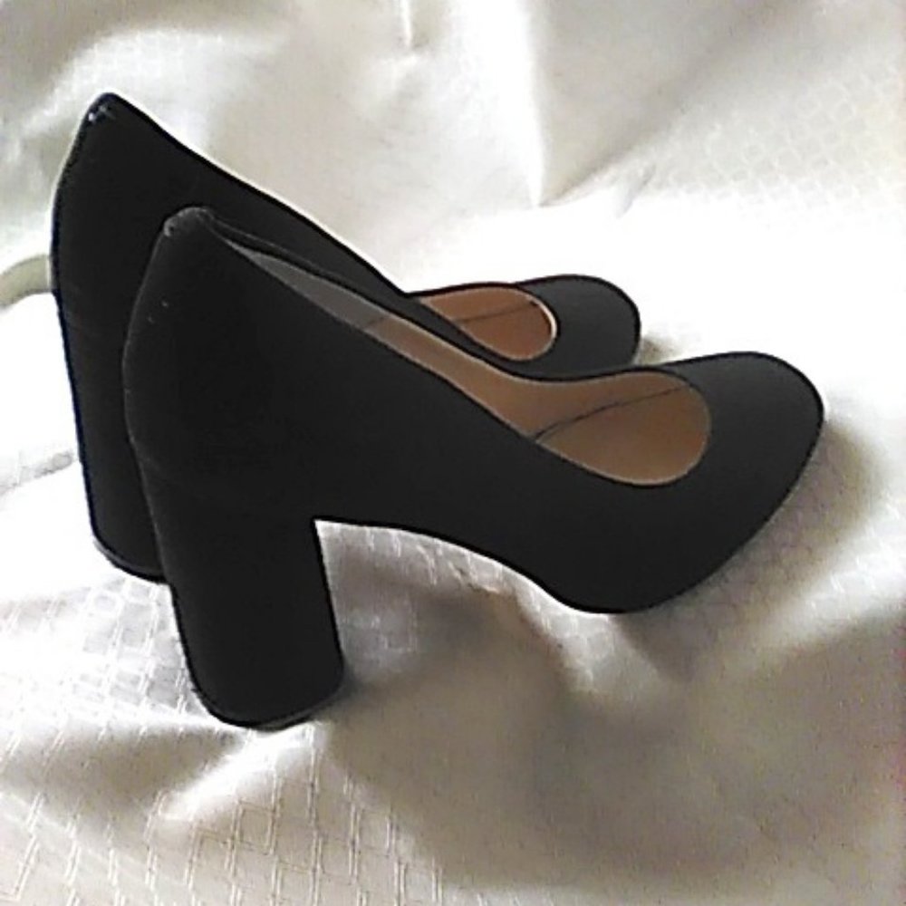 Isola Shoes Suede Size 10 Black 3.5" Block Heels Round Toe Classy